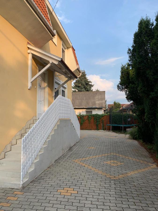 Gazlang Apartman Hajdúszoboszló Exteriör bild