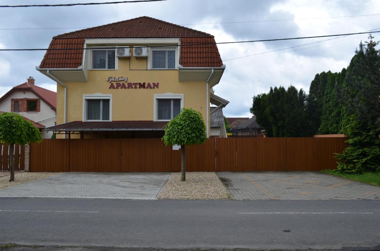 Gazlang Apartman Hajdúszoboszló Exteriör bild
