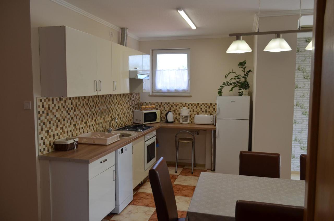 Gazlang Apartman Hajdúszoboszló Exteriör bild
