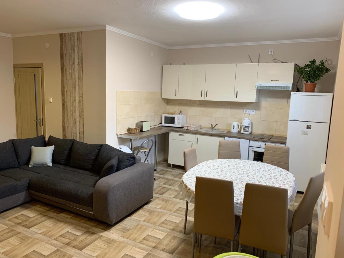 Gazlang Apartman Hajdúszoboszló Exteriör bild